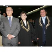 ANAYASA MAHKEMESİNDE  BUZLARI ERİTEN TÖREN